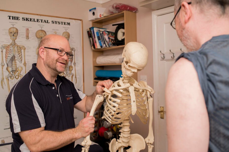 Physiotherapist treatment in Kenilworth, Leamington Spa, Warwick, Solihull and Stratford Upon Avon