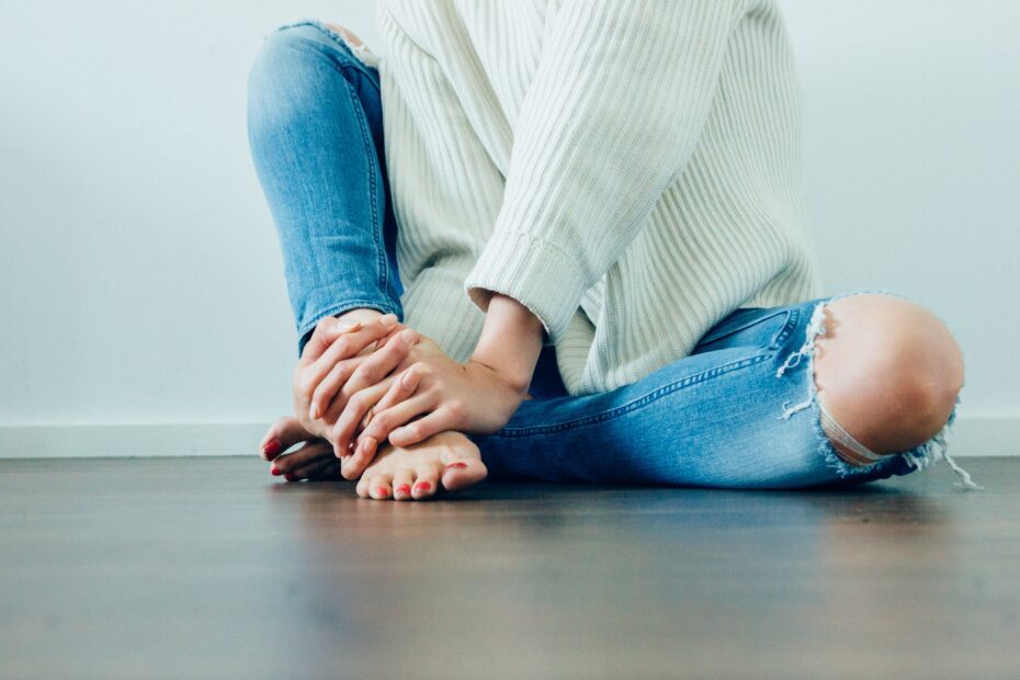 Are foot pain and back pain related? Physiotherapy in Kenilworth, Warwick, Leamington Spa and Solihull