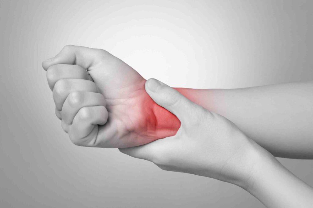 How to treat Wrist Pain from overuse Reinge Clinic