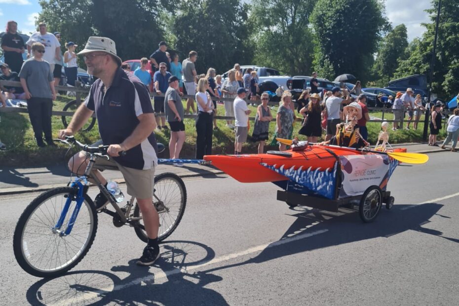 Kenilworth Carnival 2025. The Reinge Clinic skeleton float